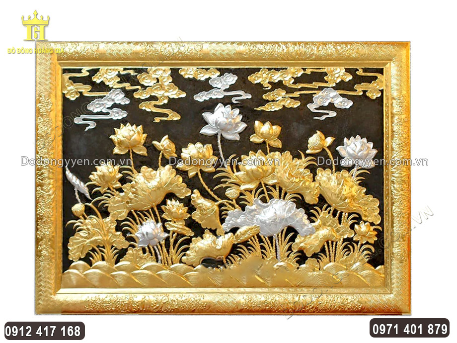 vật phẩm thường được treo tại ph&ograve;ng kh&aacute;ch hay ph&ograve;ng thờ